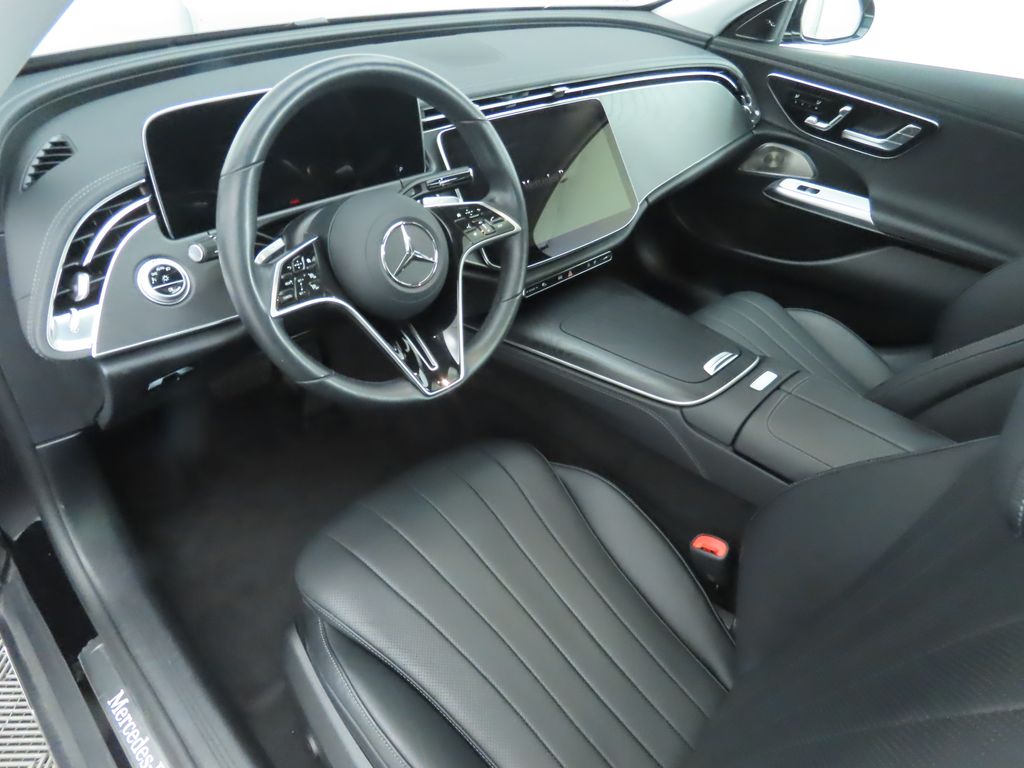 Thumbnail: 2025 Mercedes-Benz E-Class - 9