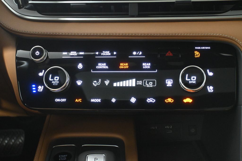 Thumbnail: 2026 INFINITI QX60 - 18