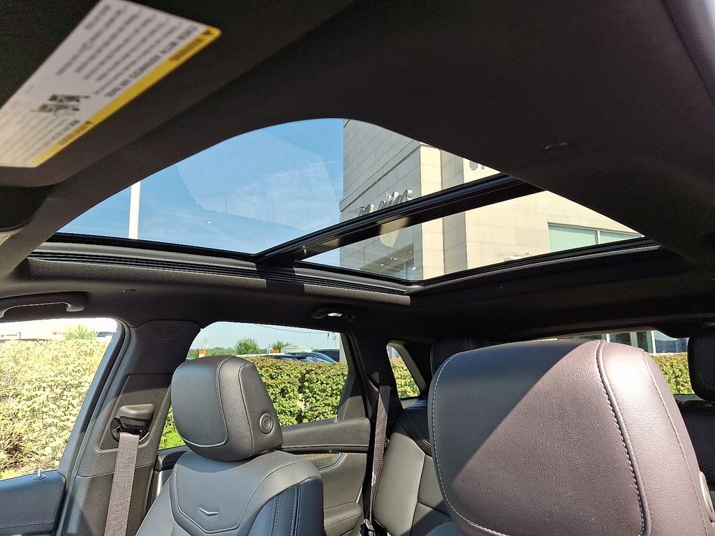 Thumbnail: 2022 Cadillac XT5 - 15