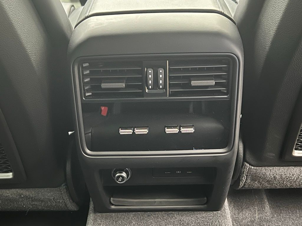 Thumbnail: 2024 Porsche Cayenne - 17