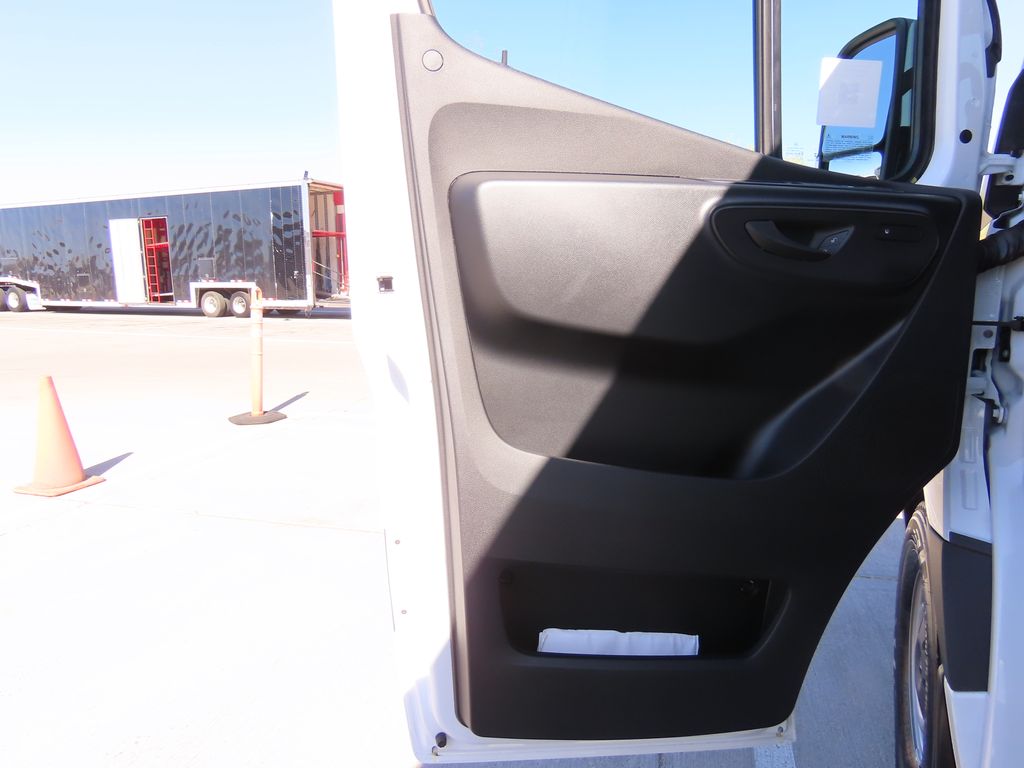 2025 Mercedes-Benz Sprinter 2500 21