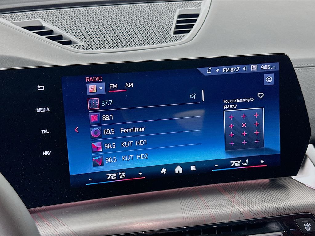 2025 BMW X2 M35i 11