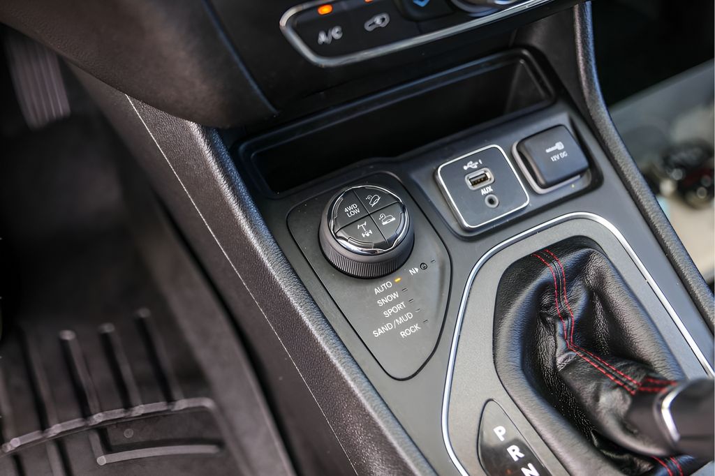 Used Car 2019 Jeep Cherokee  Trailhawk For Sale Under $20,000 In Austin, Texas