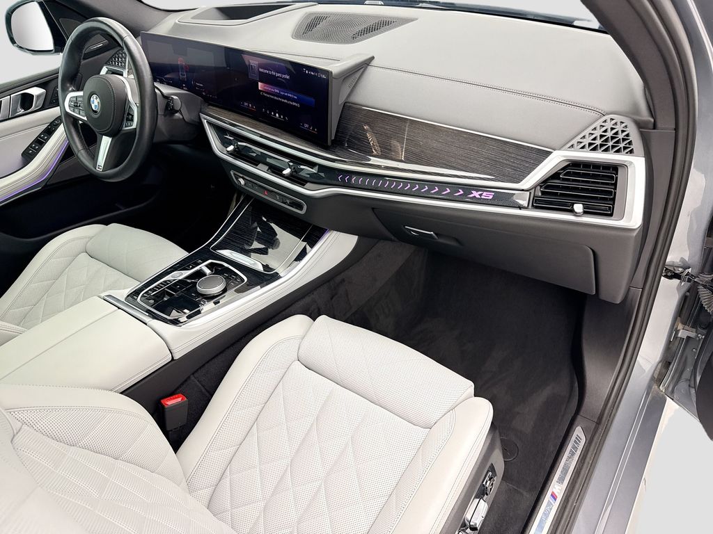 Thumbnail: 2024 BMW X5 - 16