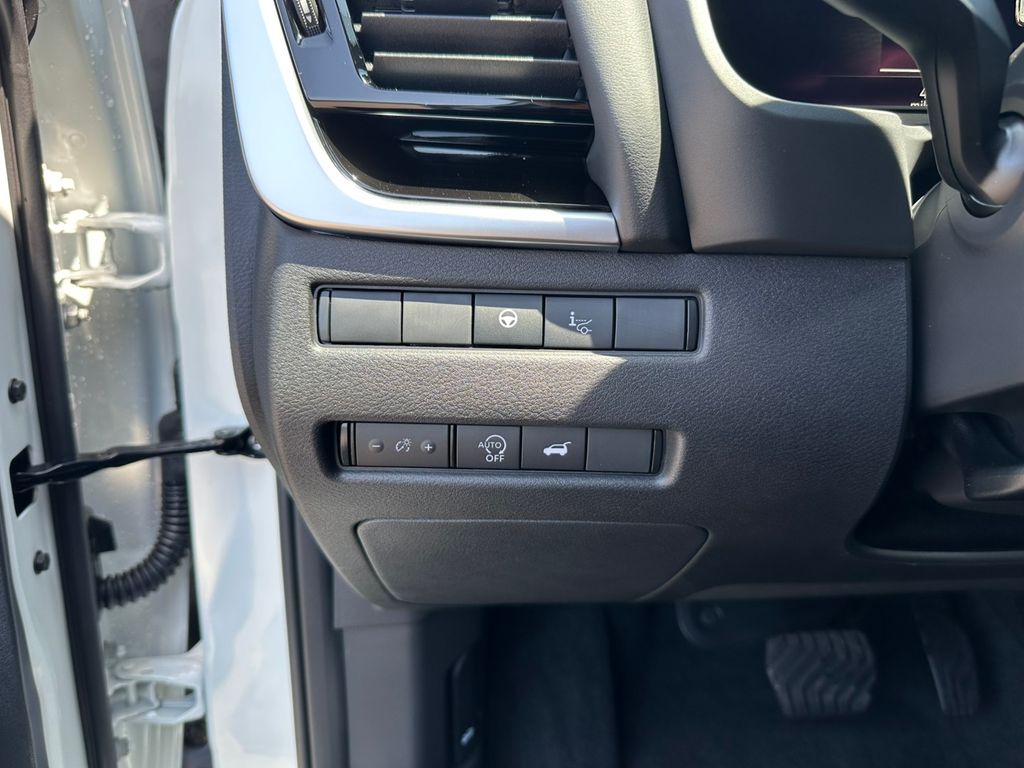 2025 Nissan Rogue SL