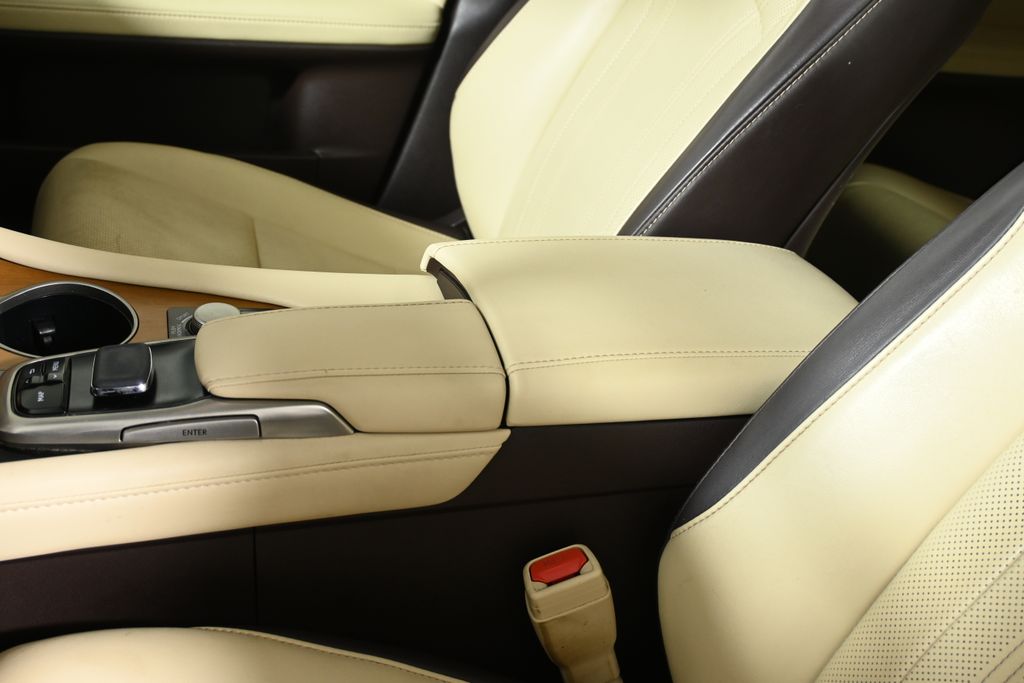 Thumbnail: 2017 Lexus RX - 26