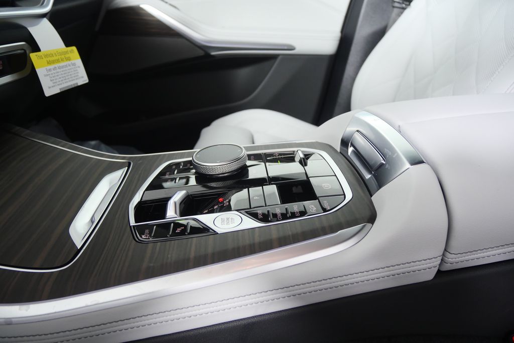 Thumbnail: 2026 BMW X5 - 21