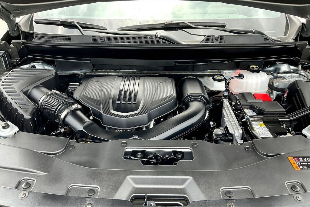 Used 2025 Chevrolet Traverse LT 4D Sport Utility