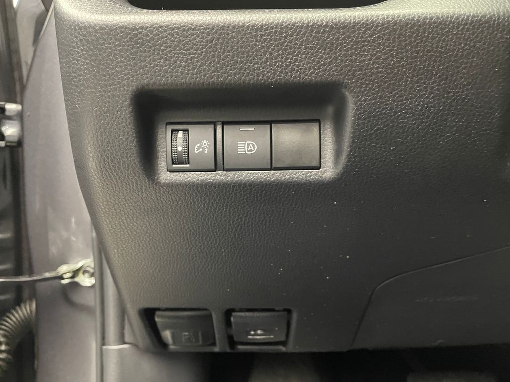 2023 Toyota RAV4 XLE 20