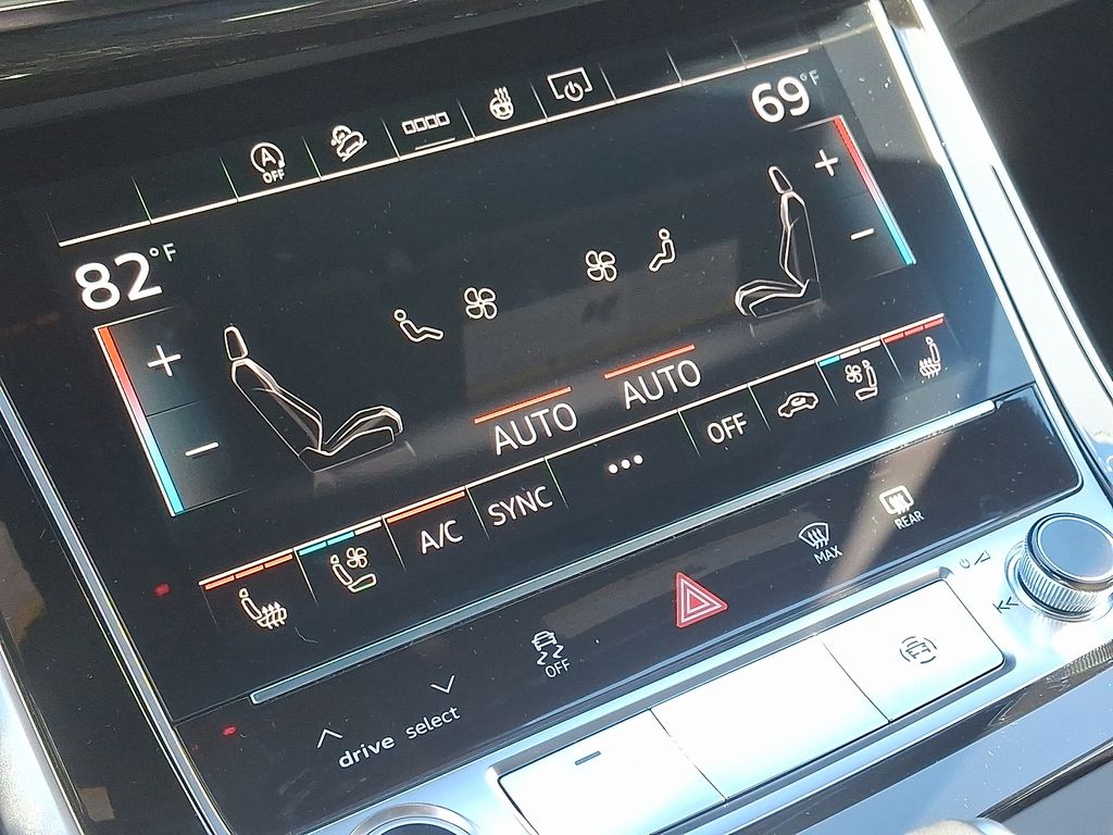 Thumbnail: 2026 Audi Q8 - 13