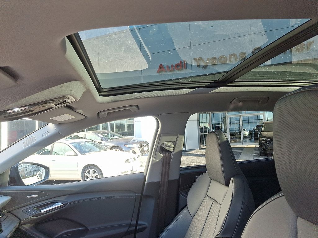 Thumbnail: 2025 Audi Q6 e-tron - 14