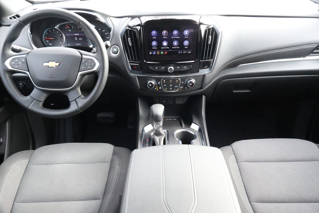 Thumbnail: 2023 Chevrolet Traverse - 17