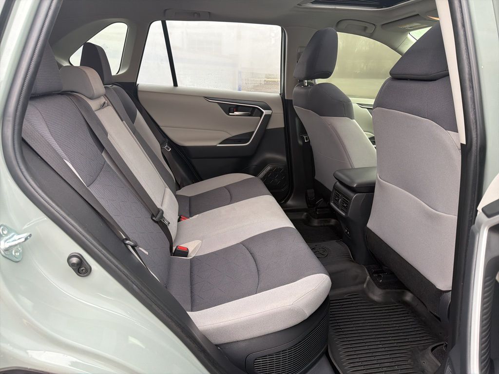 Thumbnail: 2019 Toyota RAV4 - 24