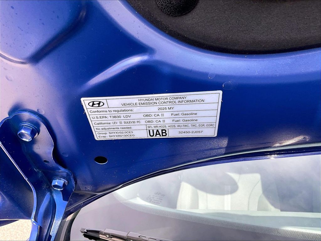 2025 Hyundai Elantra — photo 33