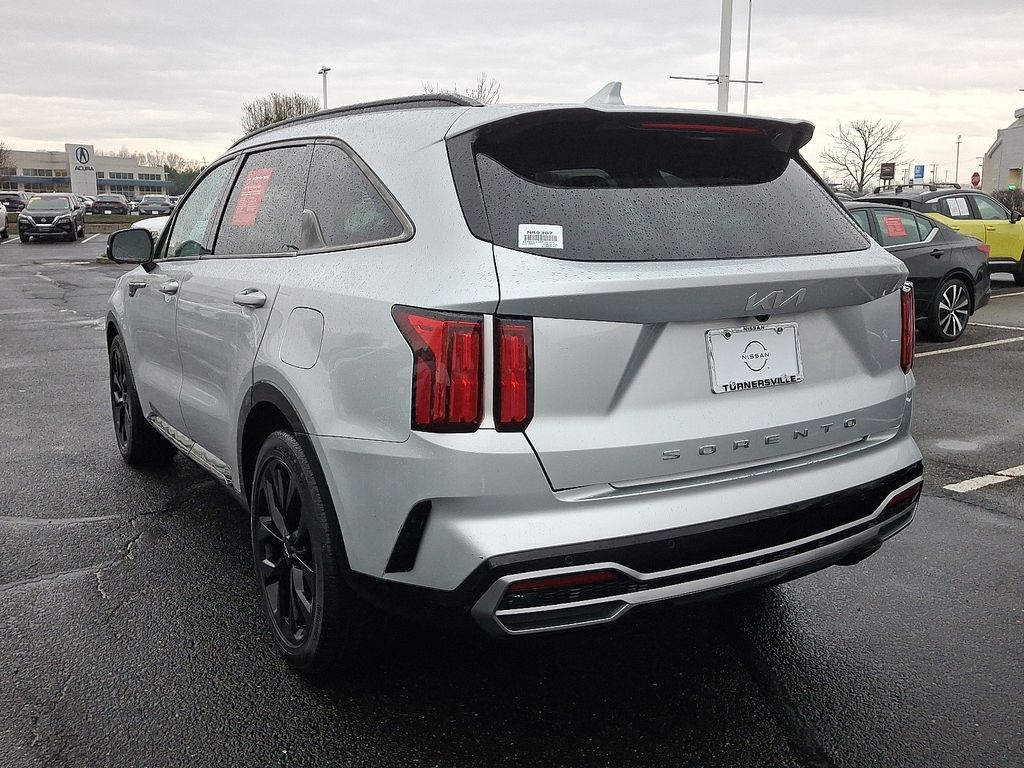 Thumbnail: 2022 Kia Sorento - 4