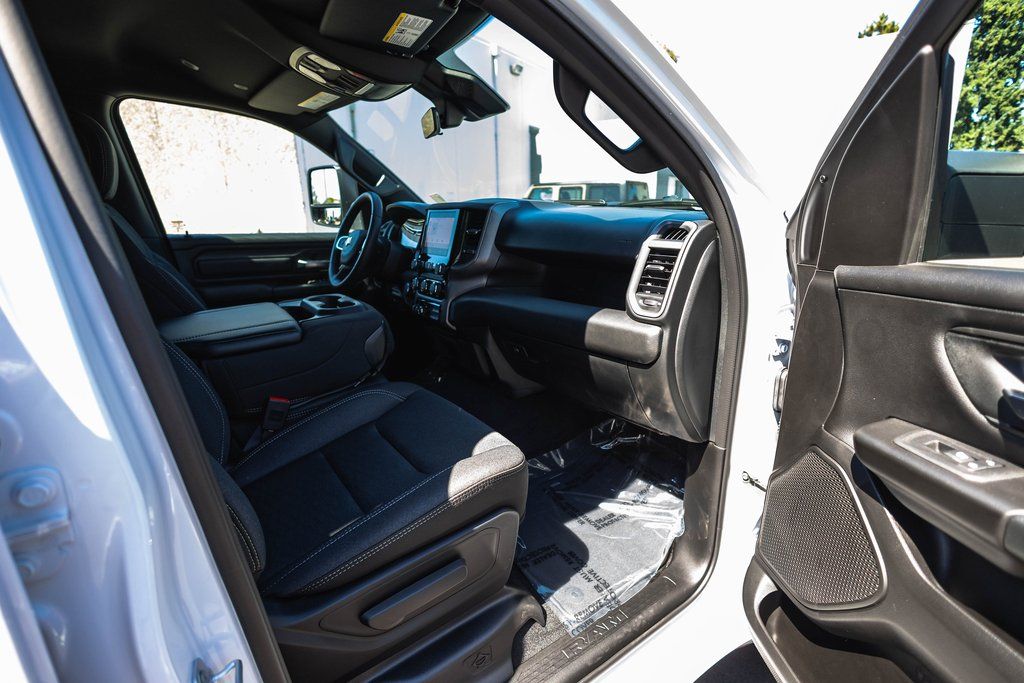 2026 Ram 1500 Tradesman thumbnail 26
