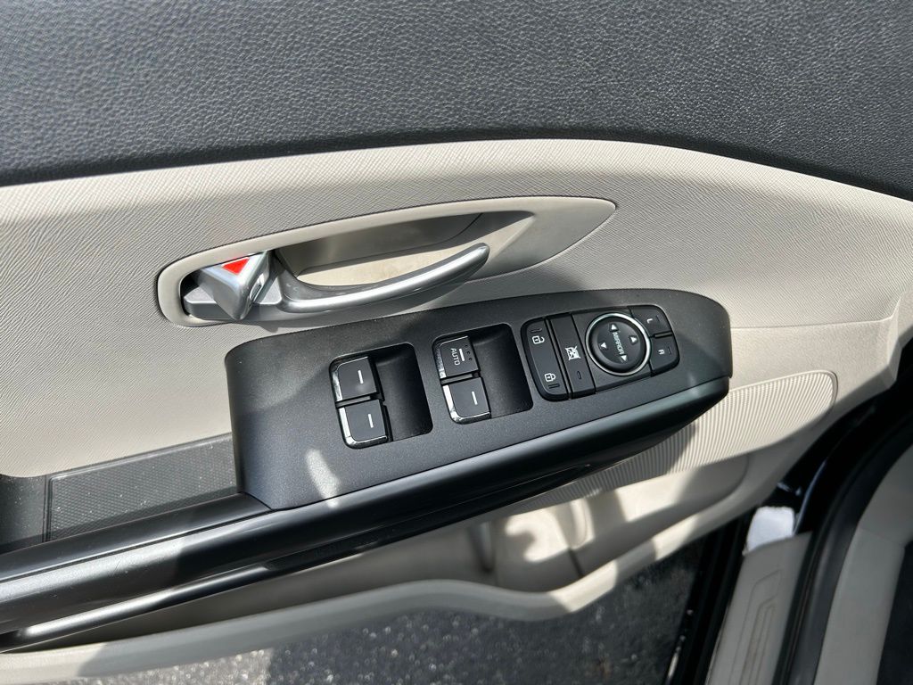 2020 Kia Sedona EX 26