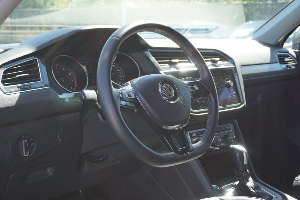 Thumbnail: 2021 Volkswagen Tiguan - 8