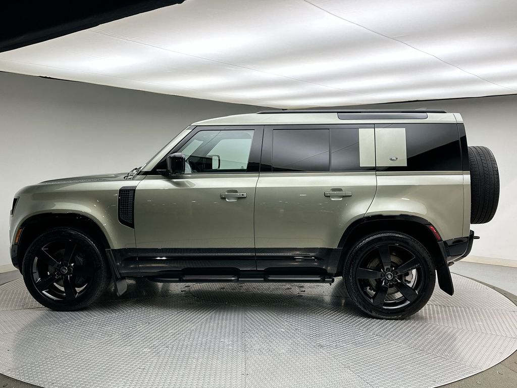 Thumbnail: 2024 Land Rover Defender - 10