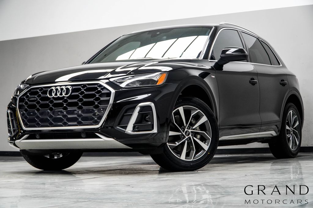 Mythos Black Metallic 2024 Audi Q5 quattro Premium S Line 45 TFSI SUV / Crossover All-Wheel Drive 7-Speed Automatic