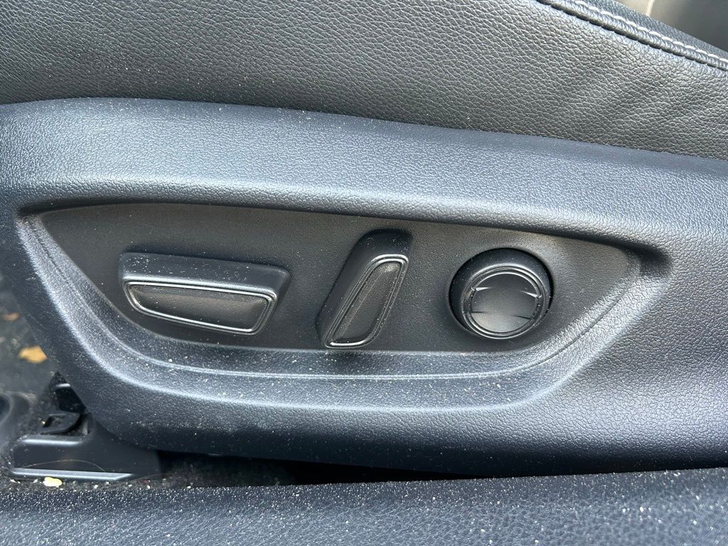 Thumbnail: 2025 Toyota Camry - 15