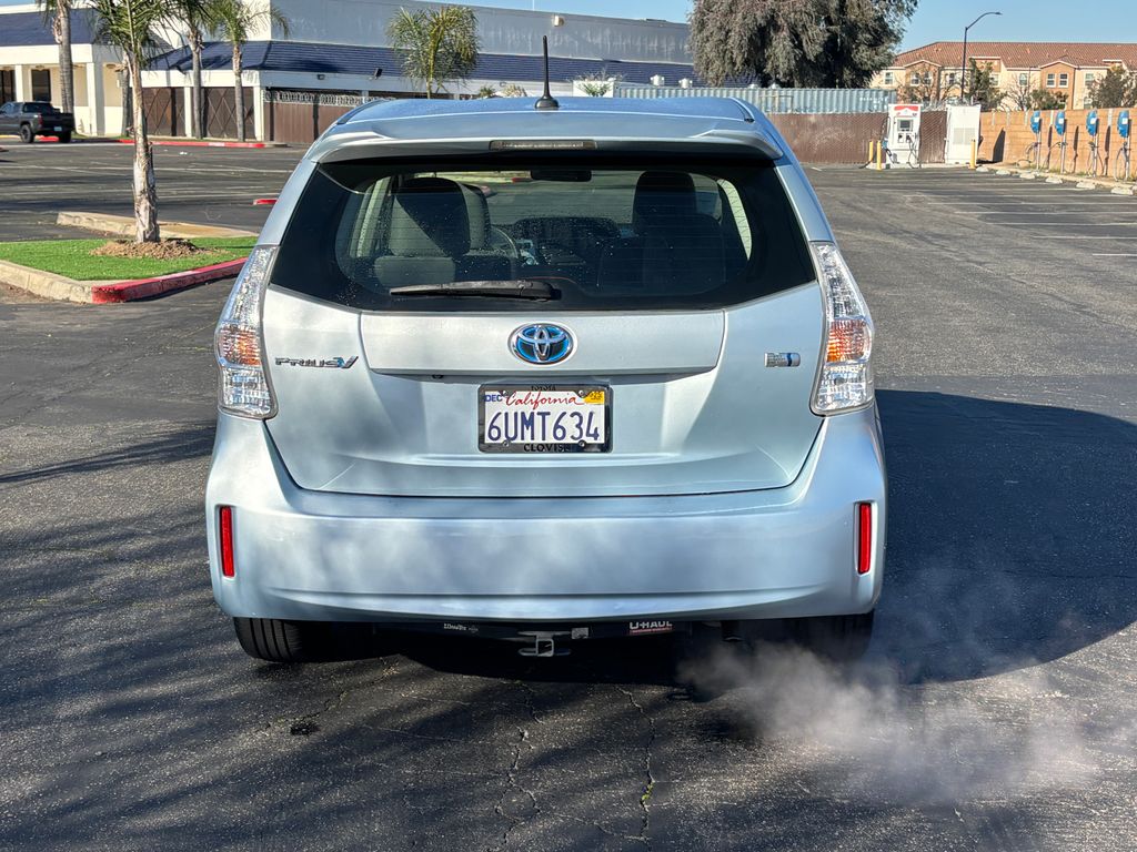 Thumbnail: 2012 Toyota Prius v - 6