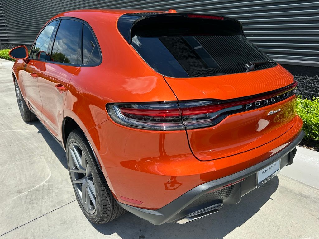 Thumbnail: 2025 Porsche Macan - 3