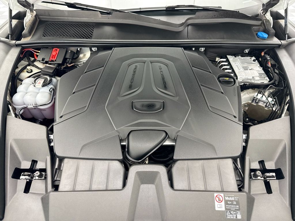 Thumbnail: 2025 Porsche Cayenne - 30