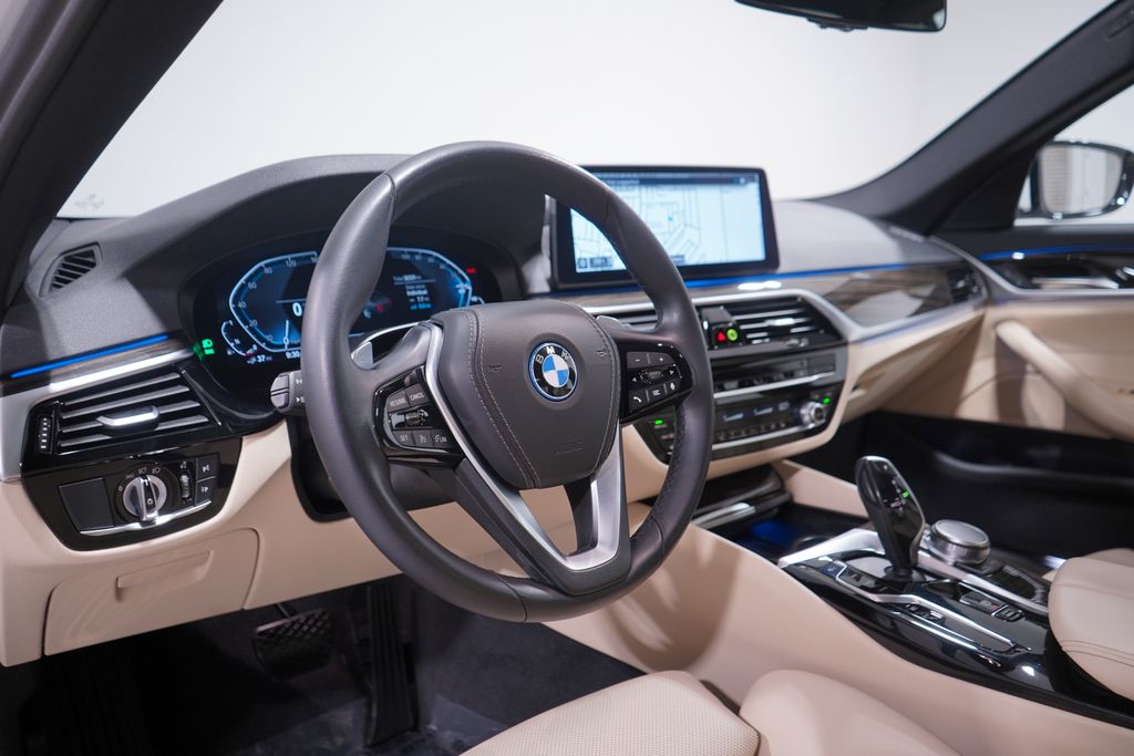 Thumbnail: 2023 BMW 5 Series - 6