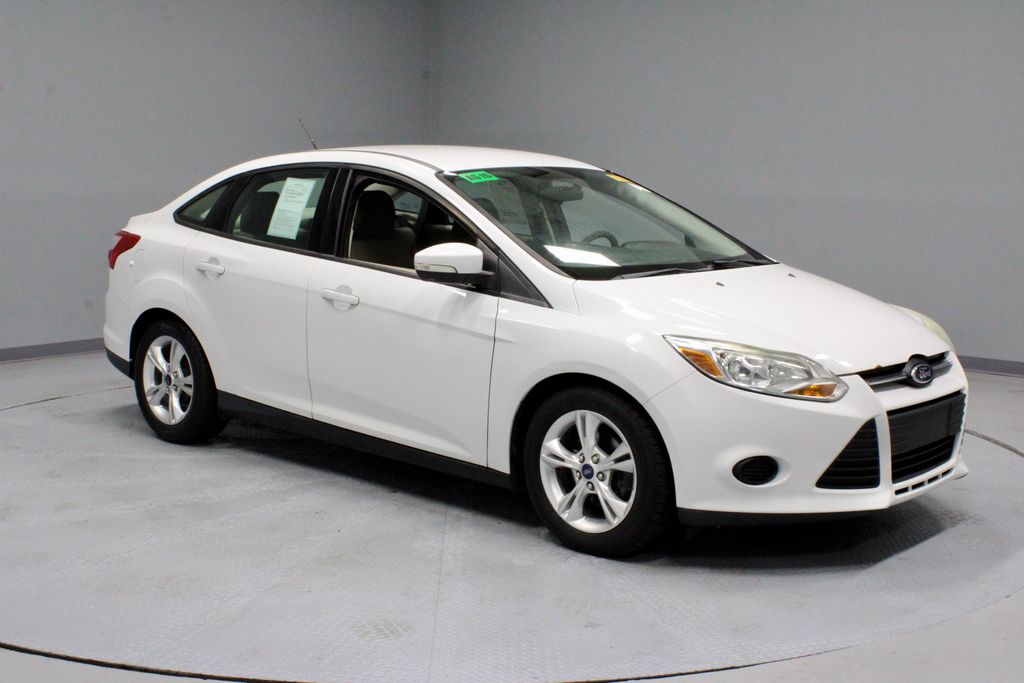 Oxford White 2014 Ford Focus Sedan Front-Wheel Drive 6-Speed Automatic