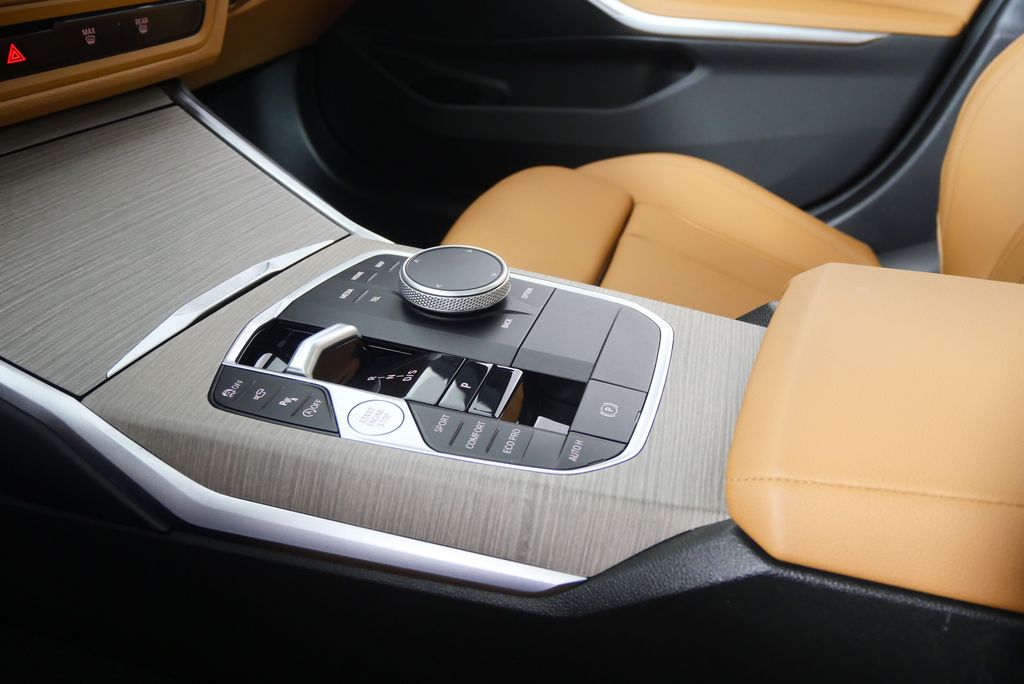 Thumbnail: 2025 BMW 3 Series - 28