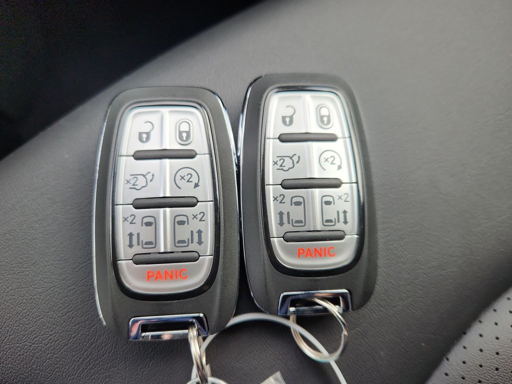2026 Chrysler Pacifica Select - Photo 26
