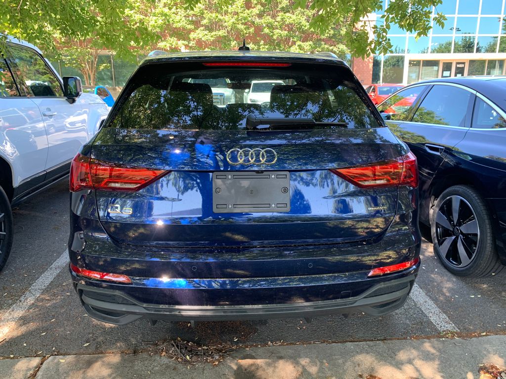 Thumbnail: 2025 Audi Q3 - 8