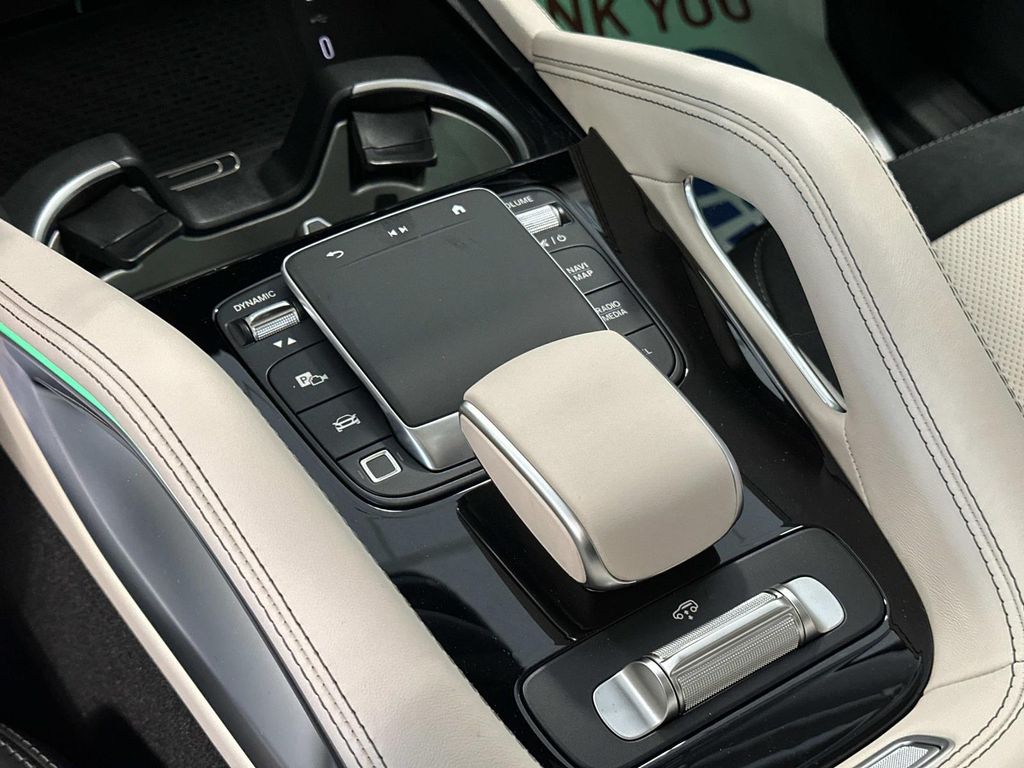 Thumbnail: 2026 Mercedes-Benz GLE - 10