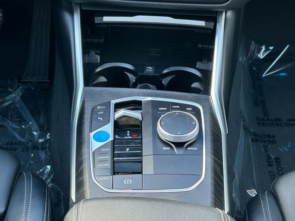 Thumbnail: 2023 BMW i4 - 27