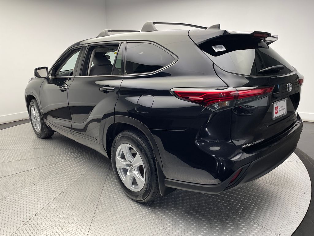 Thumbnail: 2022 Toyota Highlander - 7