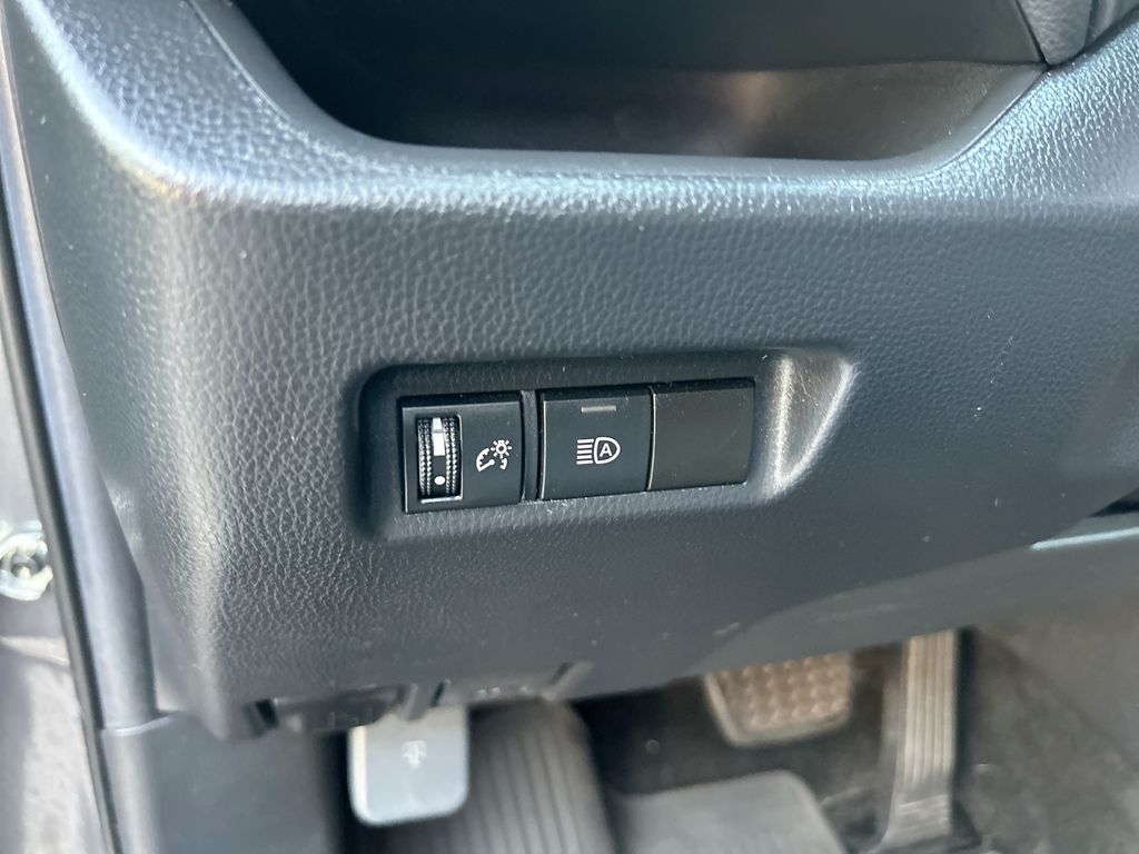 Thumbnail: 2021 Toyota RAV4 - 13