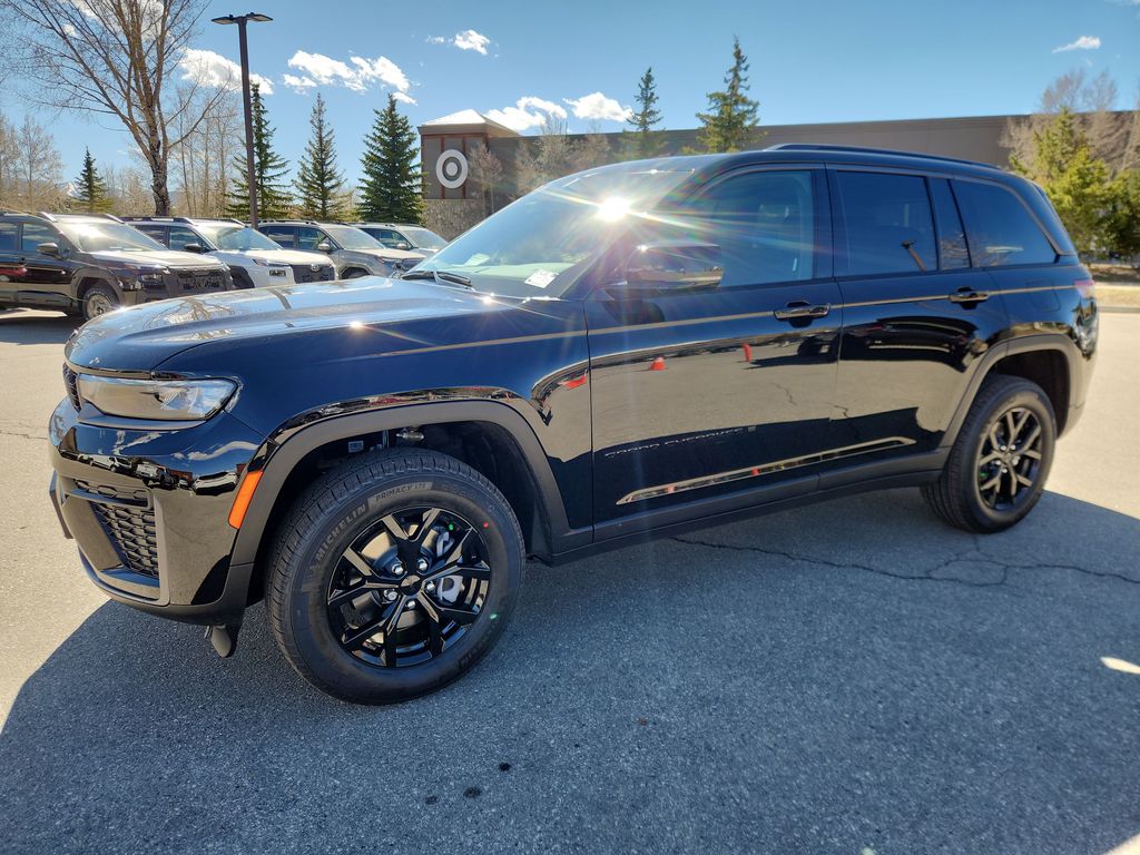 2026 Jeep Grand Cherokee Altitude
