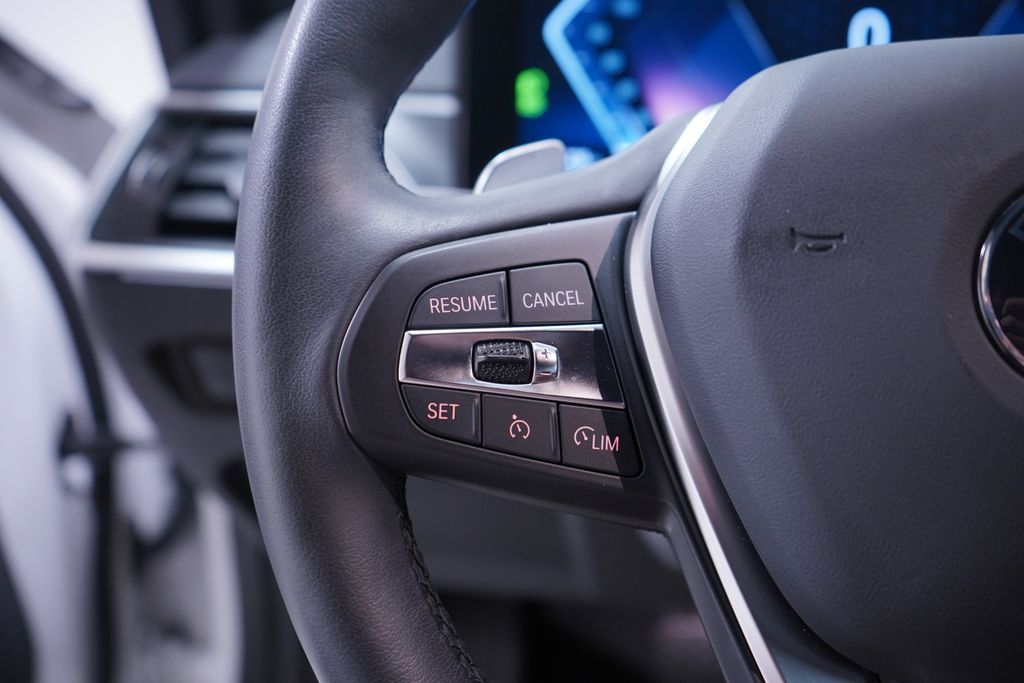 Thumbnail: 2023 BMW 3 Series - 20