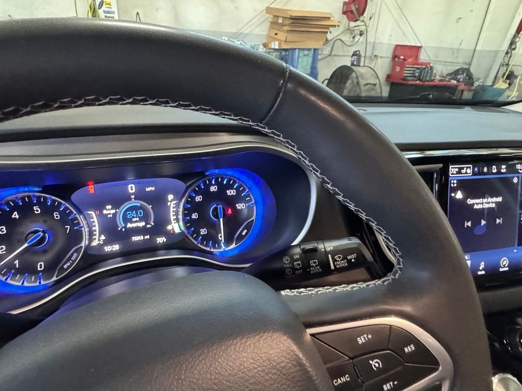 Used 2023 Chrysler Pacifica Van