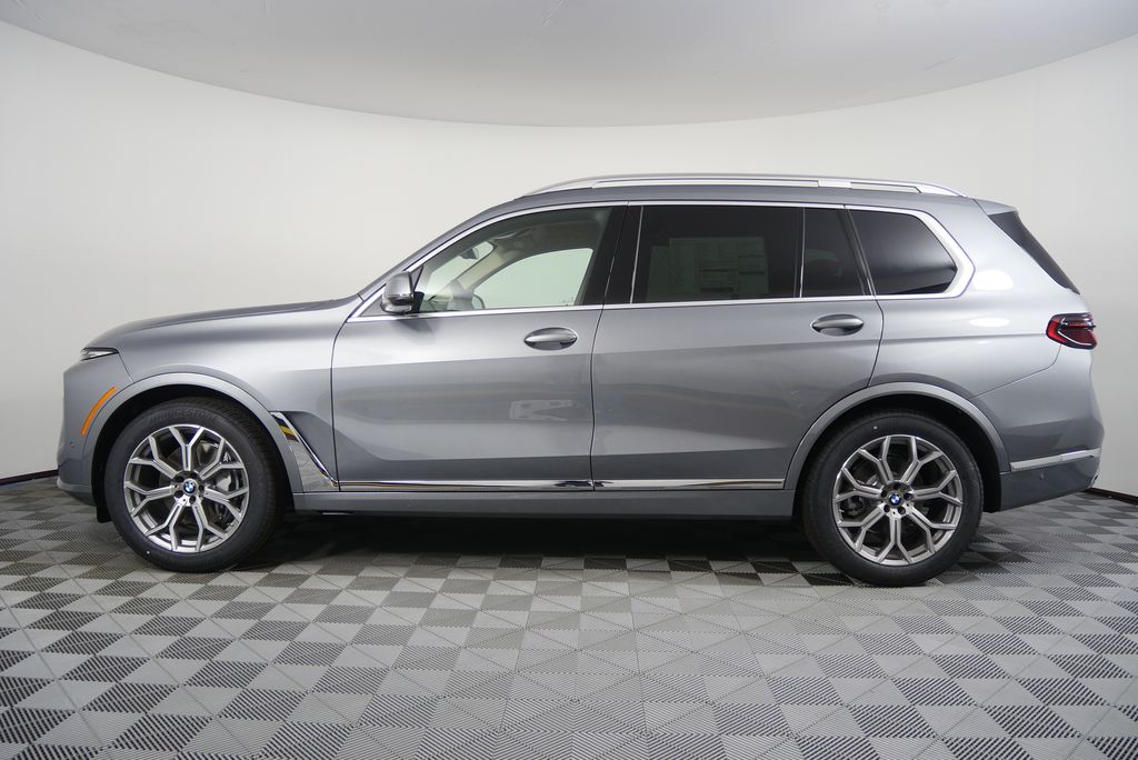 Thumbnail: 2026 BMW X7 - 6