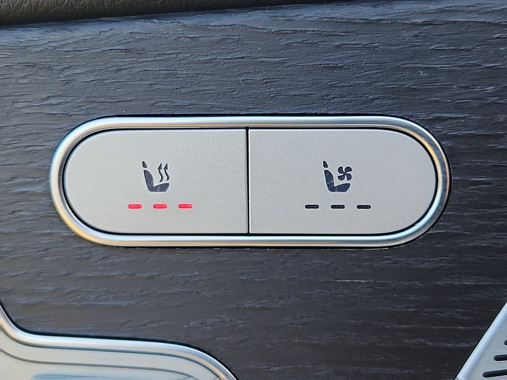 Thumbnail: 2020 Mercedes-Benz GLE - 25