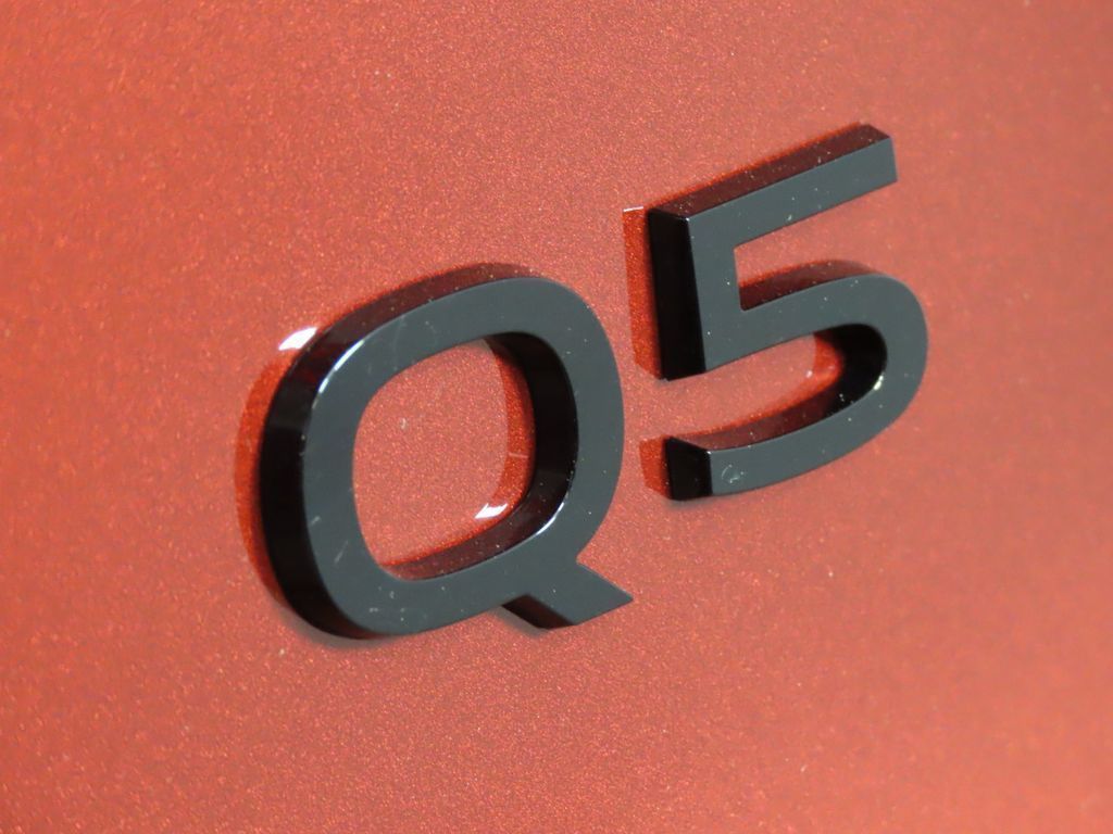 Thumbnail: 2025 Audi Q5 - 9
