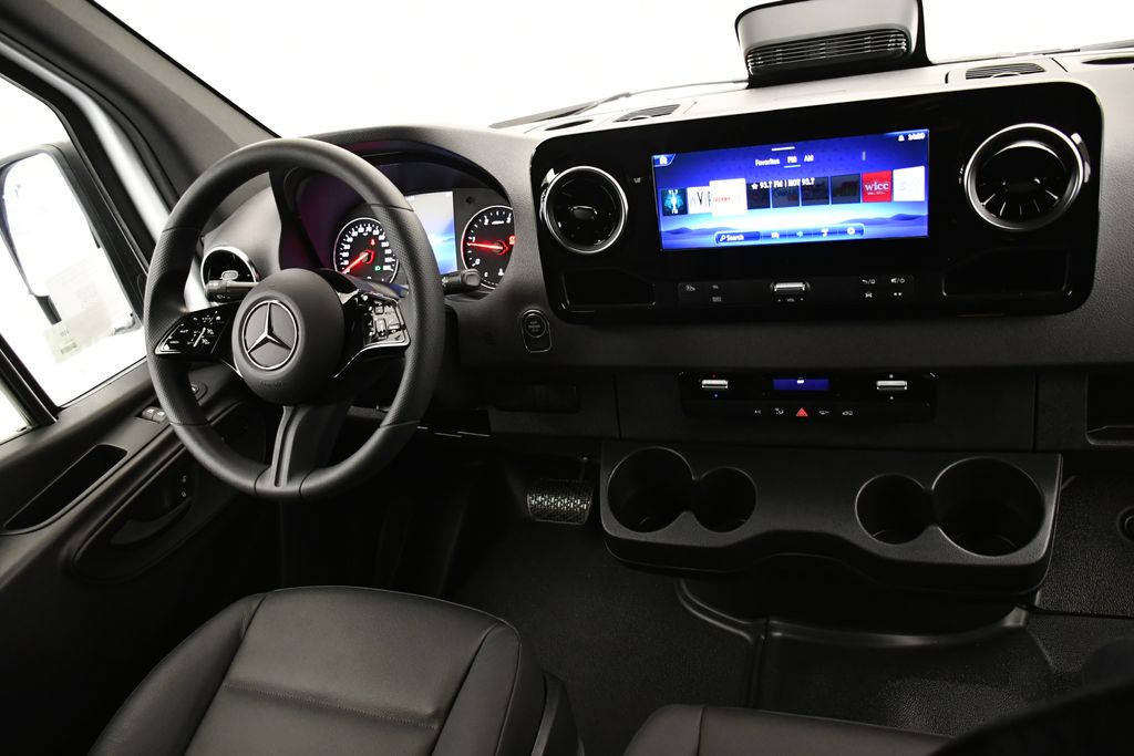 Thumbnail: 2026 Mercedes-Benz Sprinter - 10