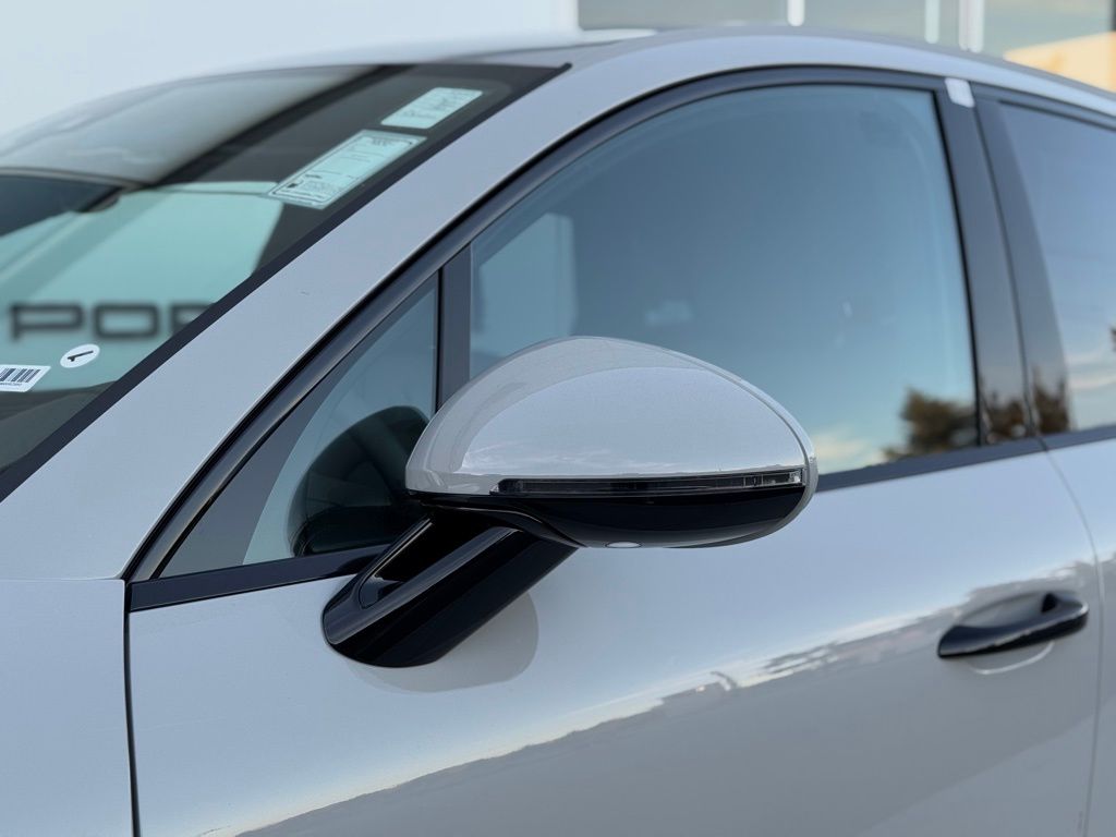 Used 2026  Porsche  image 13