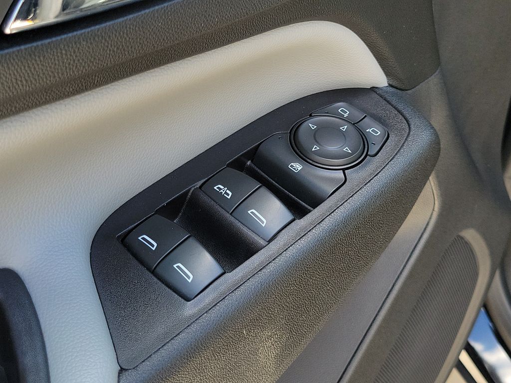2021 Chevrolet Equinox - $12,888