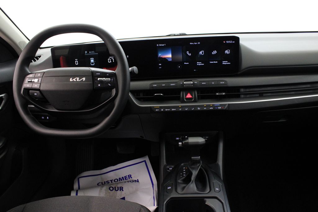 used 2025 Kia K4 car