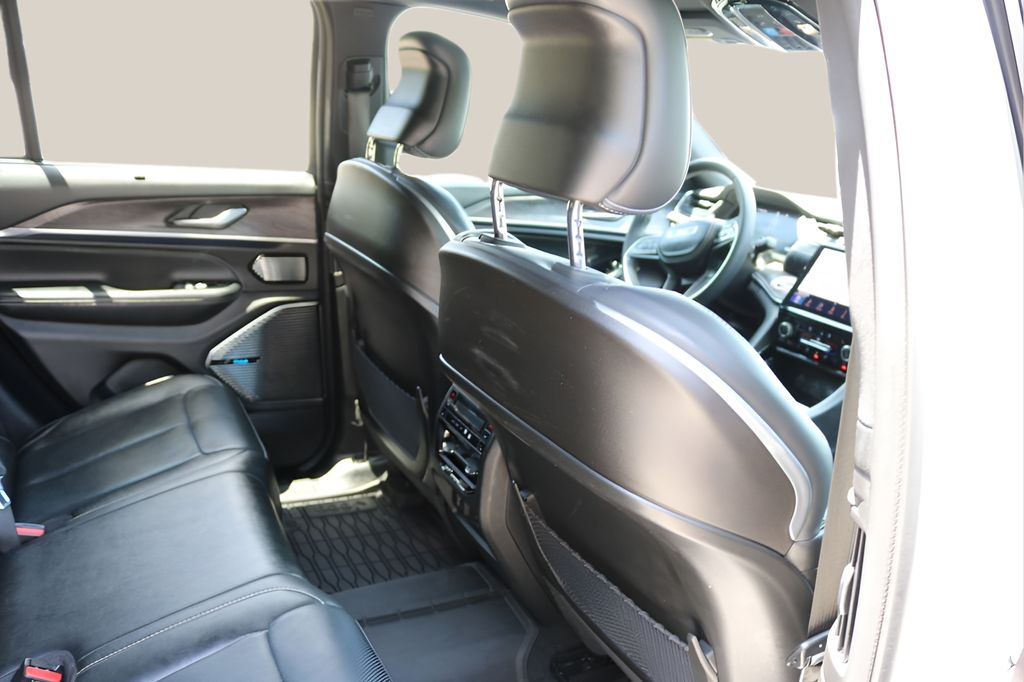 Used 2023 Silver Jeep Overland 4xe image 19