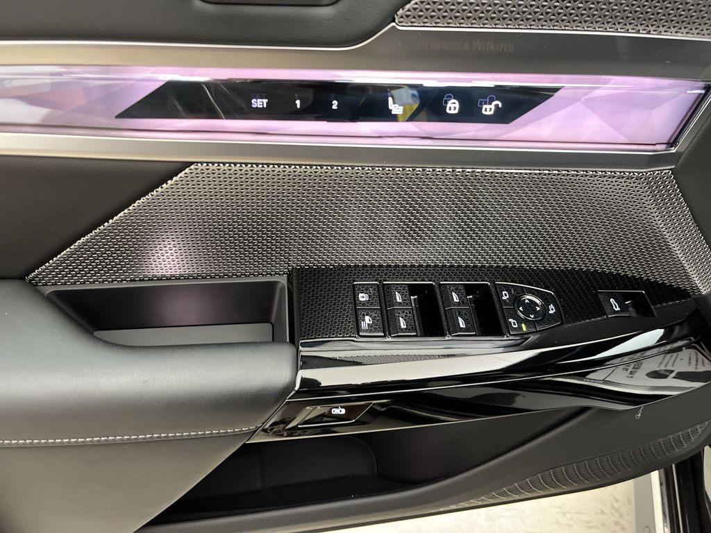 Thumbnail: 2024 BMW i7 - 13