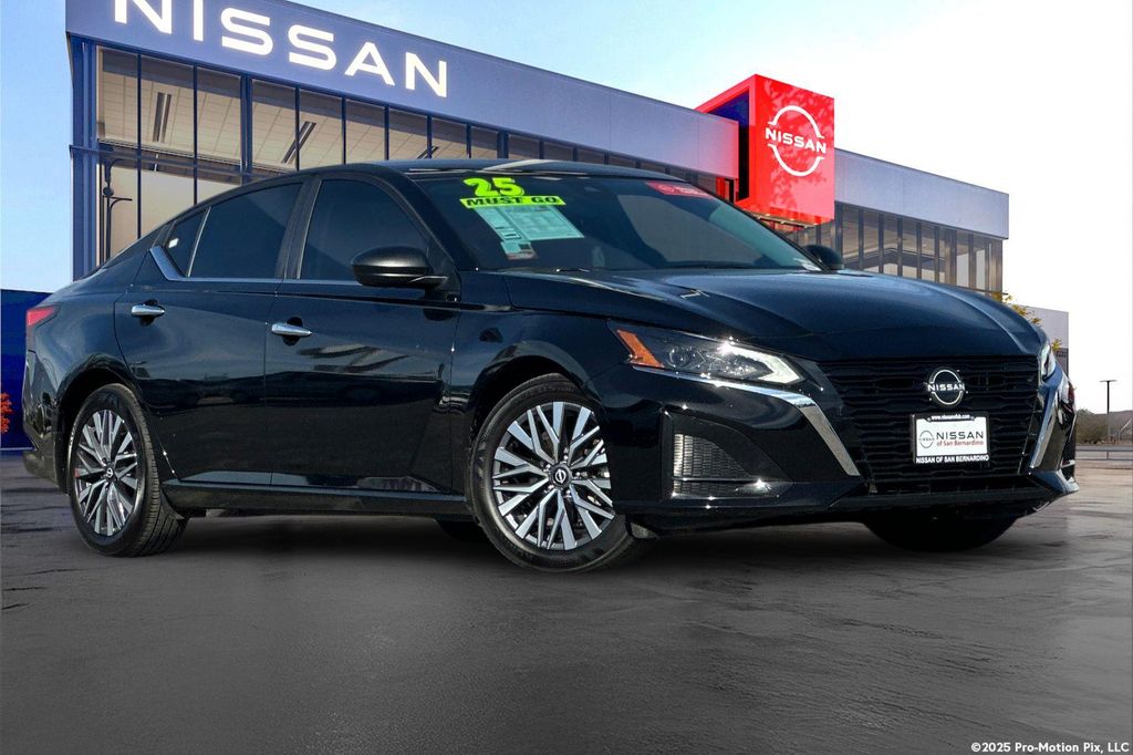 2025 Nissan Altima SV